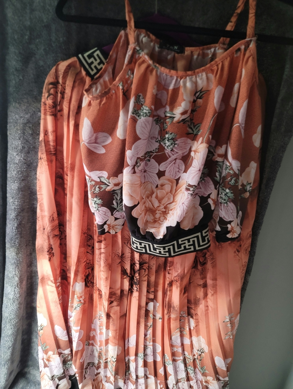 womens T&N 2 piece outfit size med